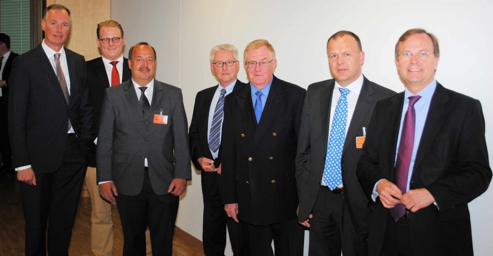 Im Anschluss an das Gesprch fanden sich die Vertreter von Dieselwest mit den NRW-Abgeordneten zum Foto zusammen.