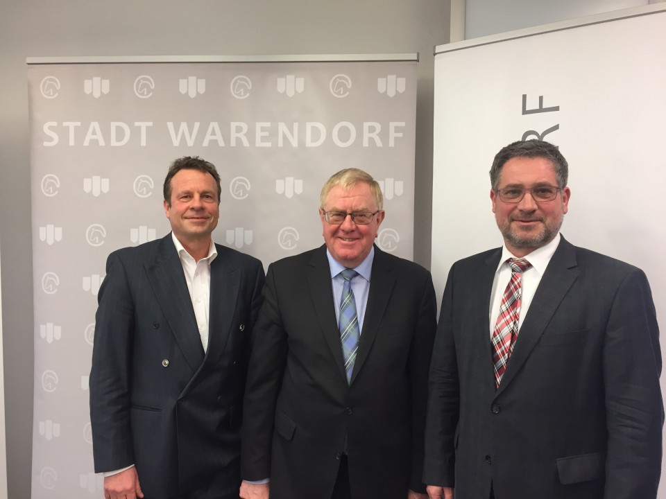 (v.l.) CDU-Fraktionsvorsitzender Ralph Perlewitz, Reinhold Sendker MdB und Brgermeister Axel Linke.