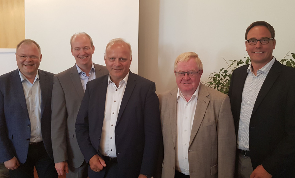 v.l.: Stephan Schulze-Westhoff, Daniel Hagemeier MdL, Johannes Rhring MdB, Reinhold Sendker MdB und Markus Hner