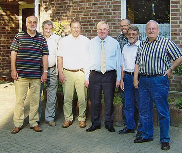 Reinhold Sendker MdB mit dem Vorstand des Bezirksverband der Kleingrtner im Kreis Warendorf.