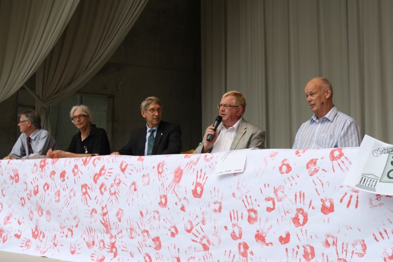 Reinhold Sendker MdB bei Pressekonferenz im Rahmen des Schlerlaufs im Vier-Jahreszeiten-Park Oelde.