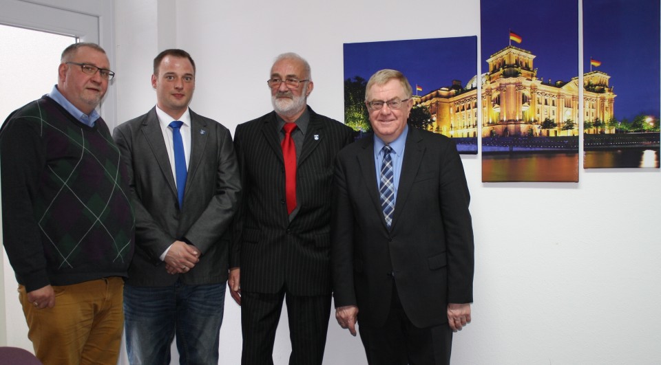 Uli Bsl (stv.Kreisvors. CDA), Matthias Huckebrink, Reinhard Assmann (beide KFG Beckum) und Reinhold Sendker MdB