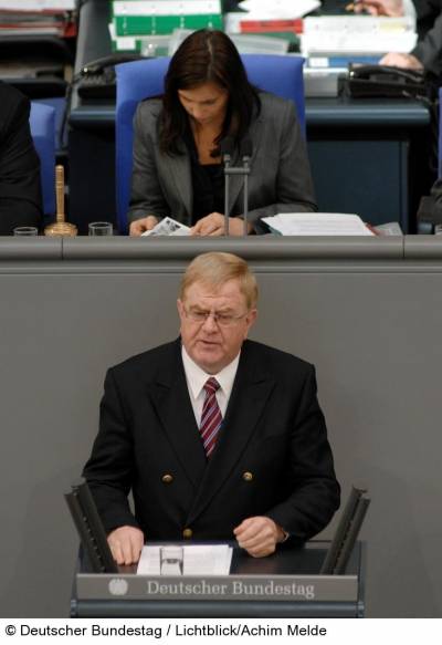 Reinhold Sendker MdB im Plenum des Deutschen Bundestages. - Reinhold Sendker MdB im Plenum des Deutschen Bundestages.