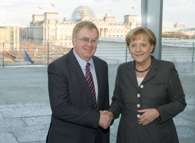 Bundeskanzlerin Dr. Angela Merkel und Reinhold Sendker MdB im Kanzleramt. - Bundeskanzlerin Dr. Angela Merkel und Reinhold Sendker MdB im Kanzleramt.