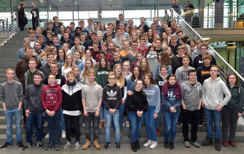 Die Schülerinnen und Schüler des Gymnasiums Laurentianum Warendorf im Paul-Löbe-Haus des Deutschen Bundestages