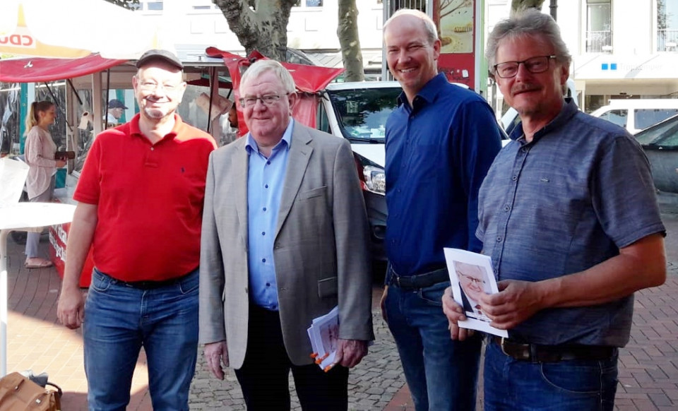 Bild v.l.: Dr. Hartmut Schütte, Reinhold Sendker MdB, Daniel Hagemeier MdL und Peter Hellweg