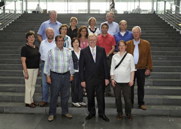 Reinhold Sendker MdB mit den Besuchern aus dem Wahlkreis im Paul-Löbe-Haus