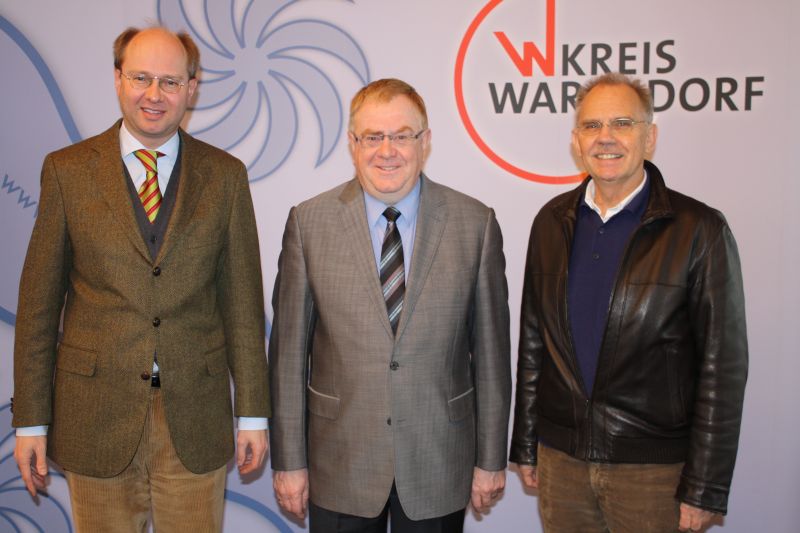 v.l.: Landrat Dr. Olaf Gericke, CDU-Bundestagsabgeordneter Reinhold Sendker (Westkirchen) und der Präsident des Kreissportbundes Ferdi Schmal.